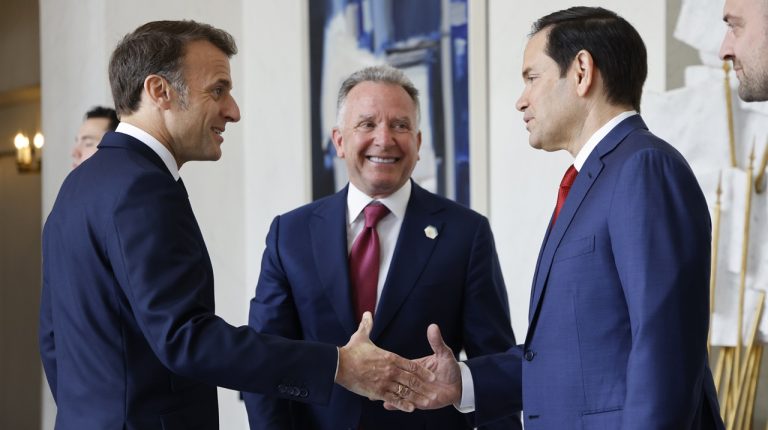 Do Paríža pricestovala aj ukrajinská delegácia, stretla sa s predstaviteľmi USA