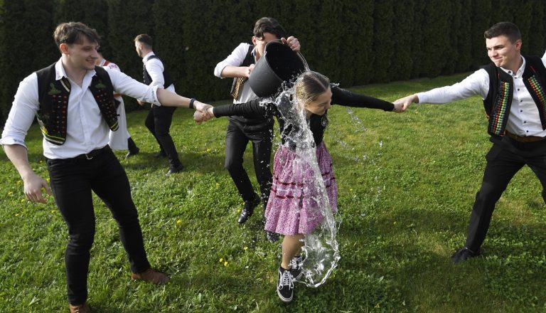 oblievačka folklórny súbor
