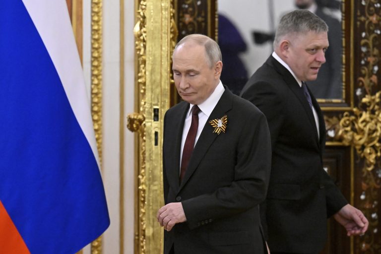 Oslobodenie80: Robert Fico sa stretol v Moskve s ruským prezidentom Vladimirom Putinom