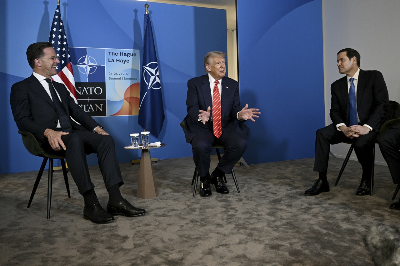 V holandskom Haagu pokračuje druhým dòom summit lídrov členských štátov NATO