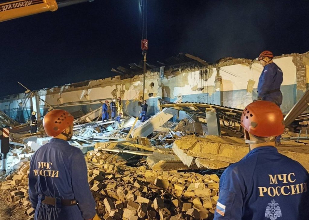 zábery následkov výbuchu v muničnom sklade závodu „Elastik“ v Riazanskej oblasti