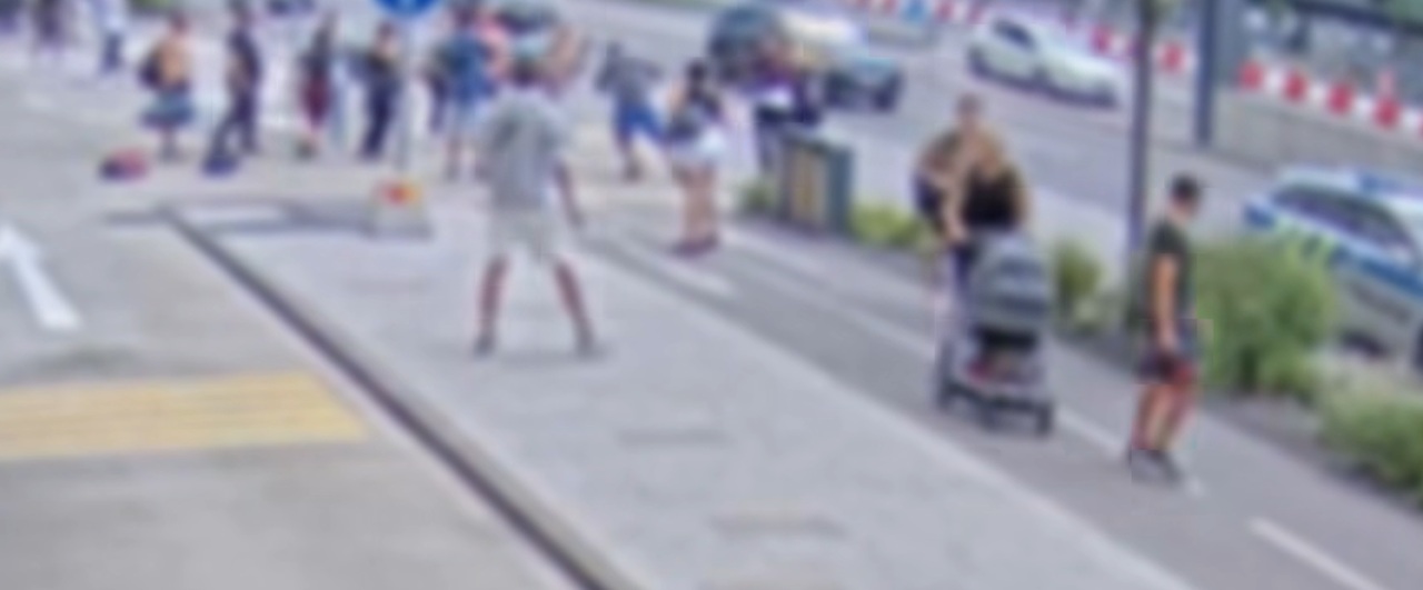 Pred autobusovou stanicou v Bratislave došlo minulý týždeň k bitke