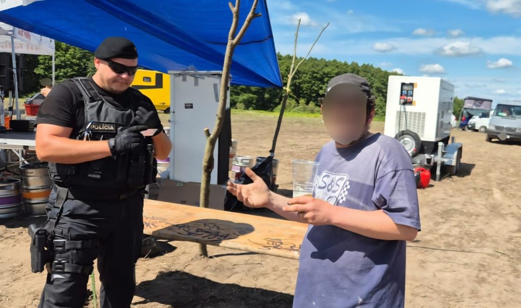 Polícia zasahovala na nelegálnej technopárty v chránenej krajinnej oblasti