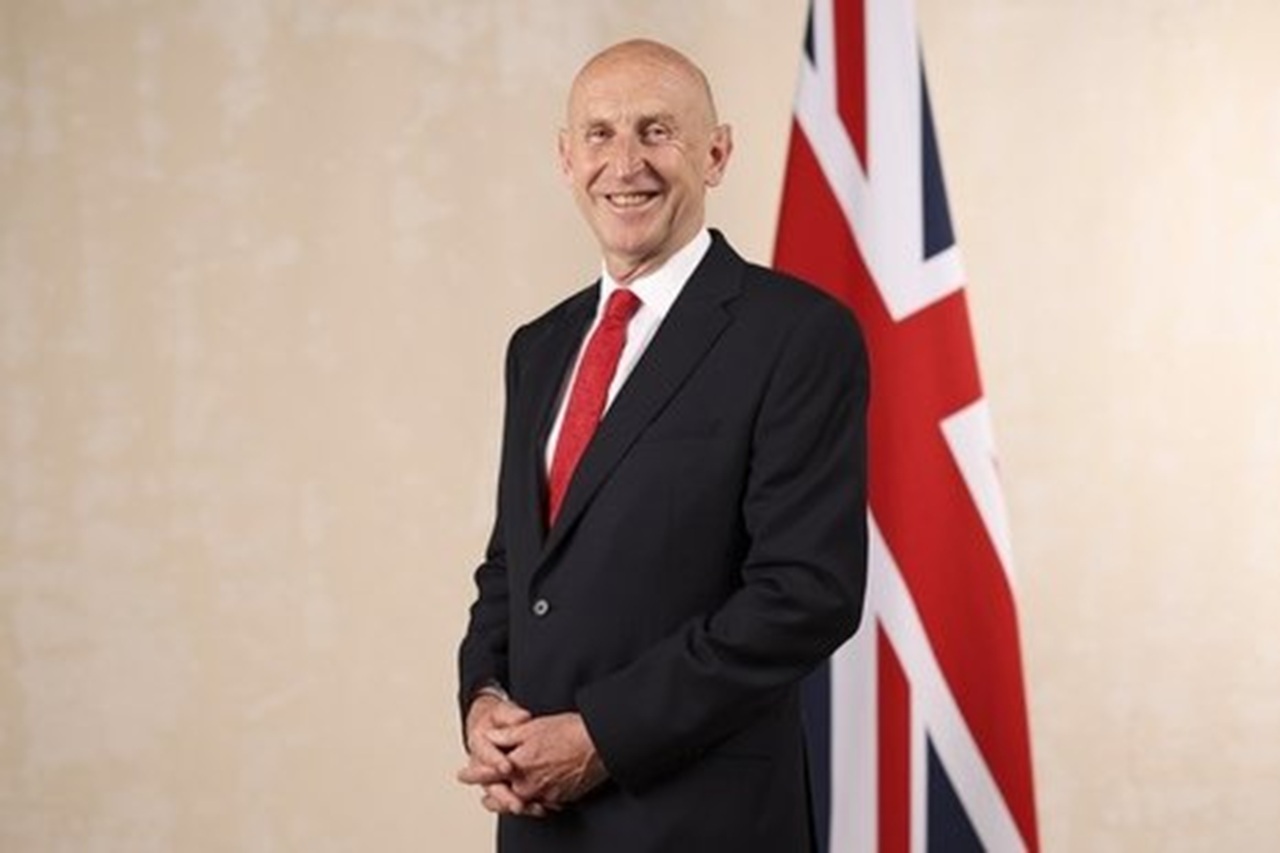 minister obrany John Healy