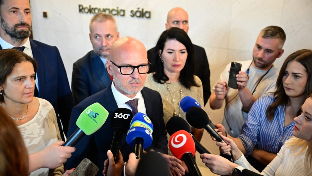 Gröhling novela ústavy