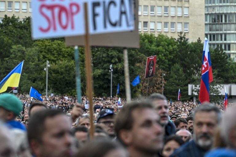 protest konsolidácia16546461