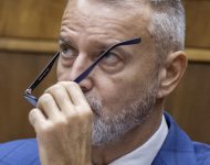 NRSR: Mimoriadna schôdza k návrhu na odvolanie ministra S. Migaľa sa nezačala