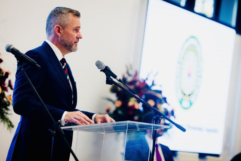Prezident: Žiť v mieri a riešiť sporné otázky diplomaciou ostáva našou prioritou