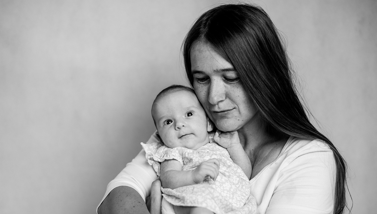 matka dieťa materstvo