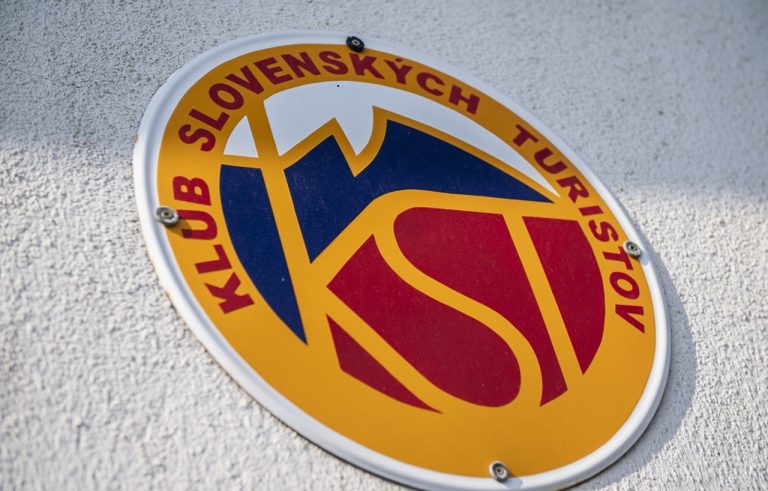 logo Klub slovenských turistov