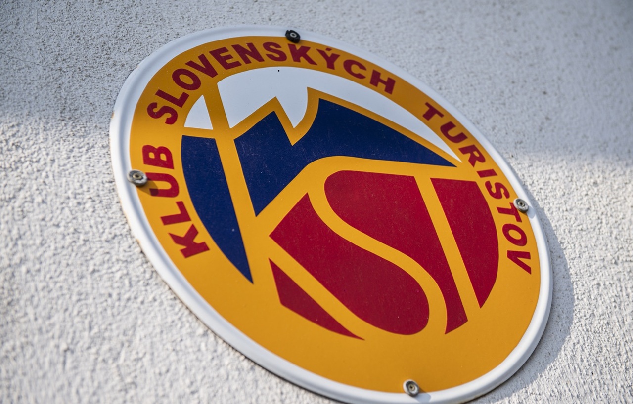 logo Klub slovenských turistov