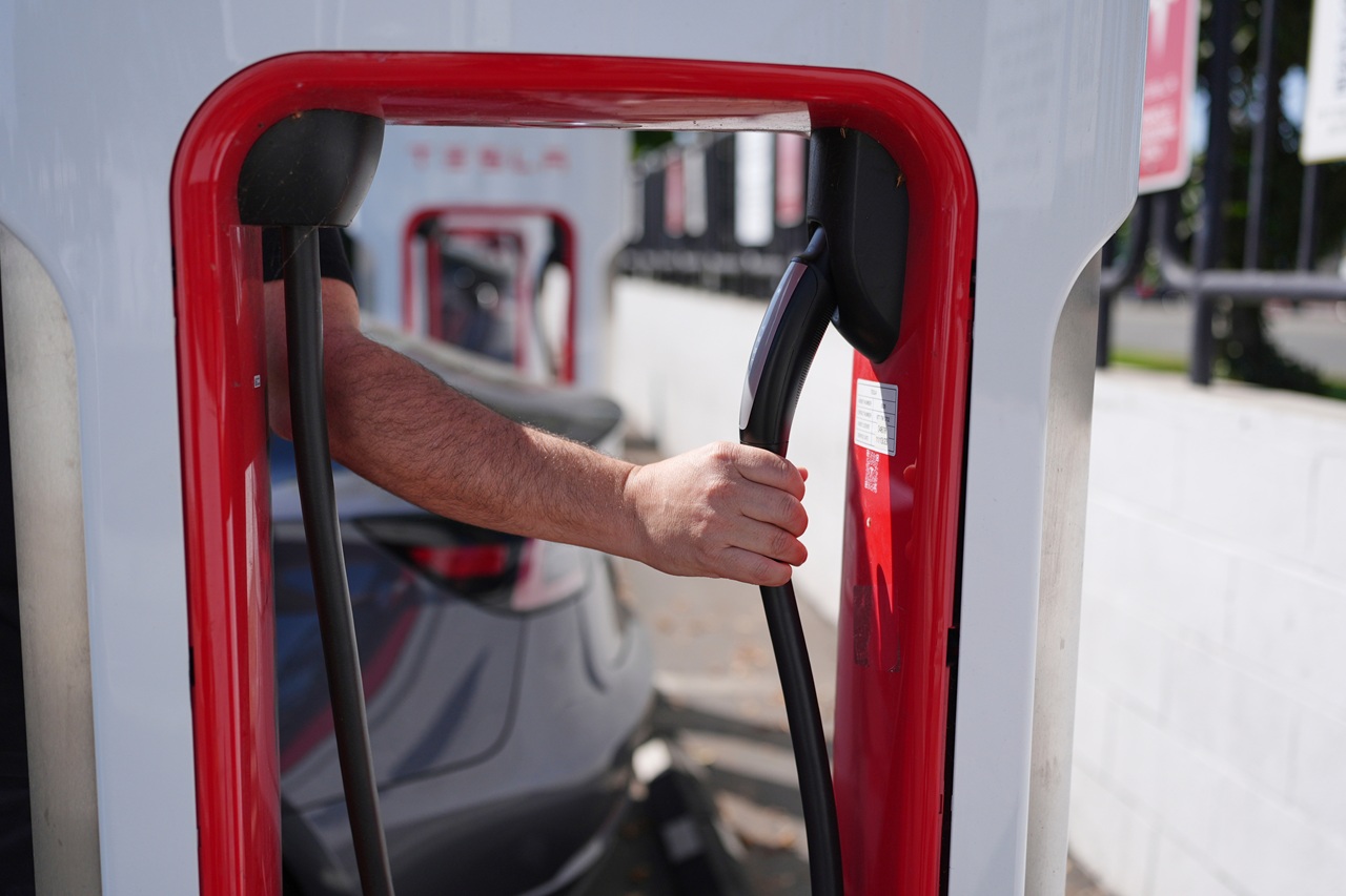 Predaj elektromobilov v USA po zrušení daňovej úľavy klesá - 2025110405md