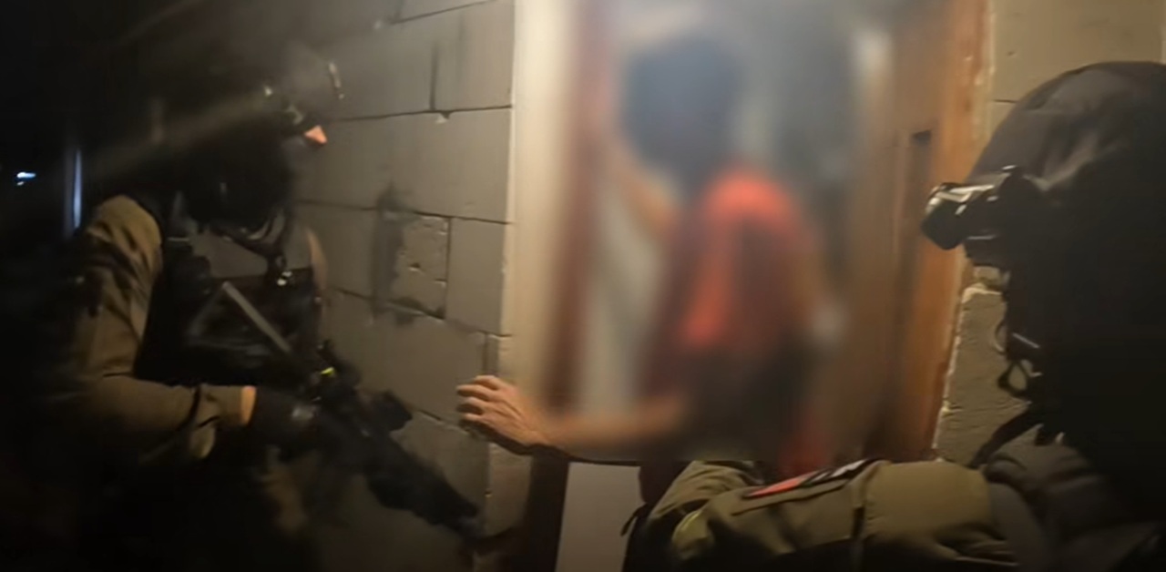 Polícia obvinila z vraždy 28-ročnej ženy mladíka zo Sečoviec