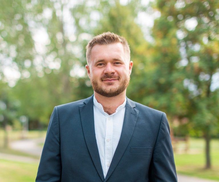 Viktor Németh-jd2025112515