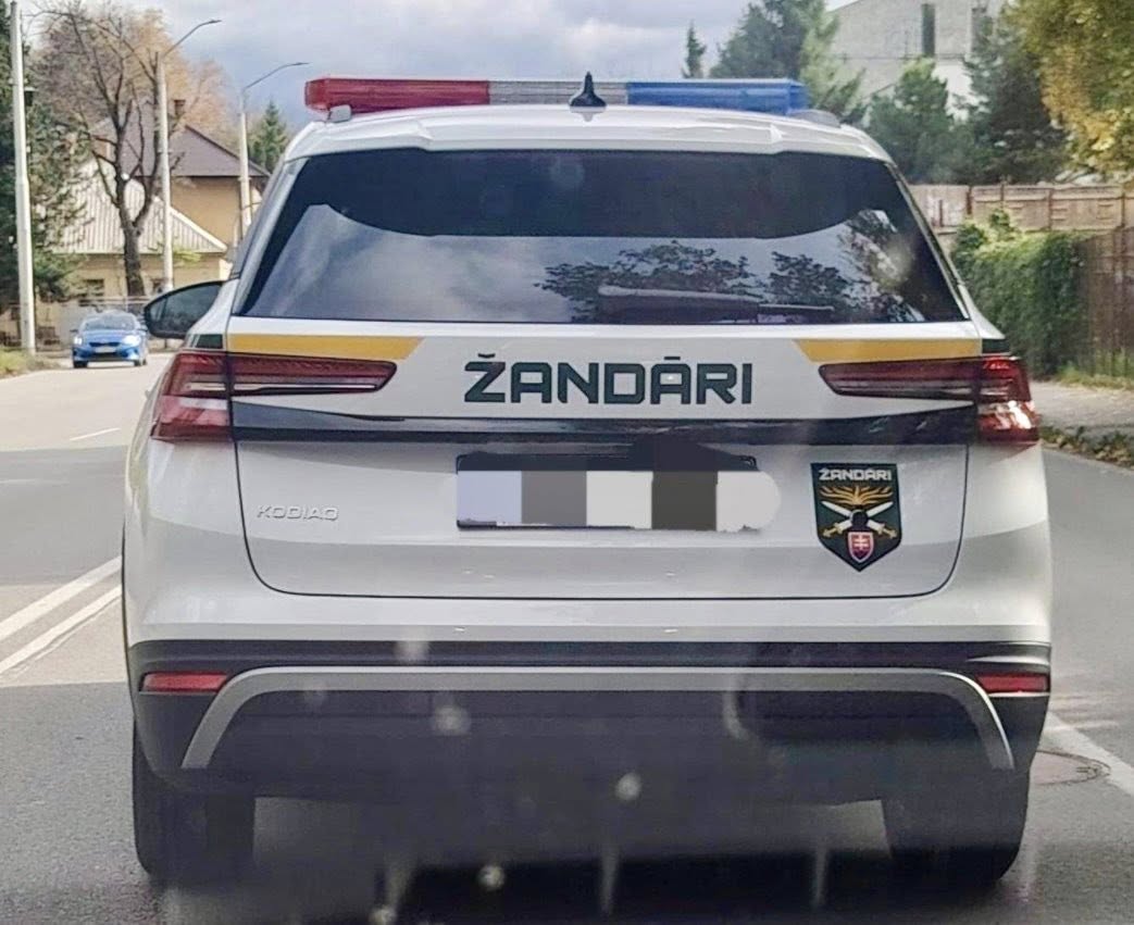 Žandársky zbor žandári autá