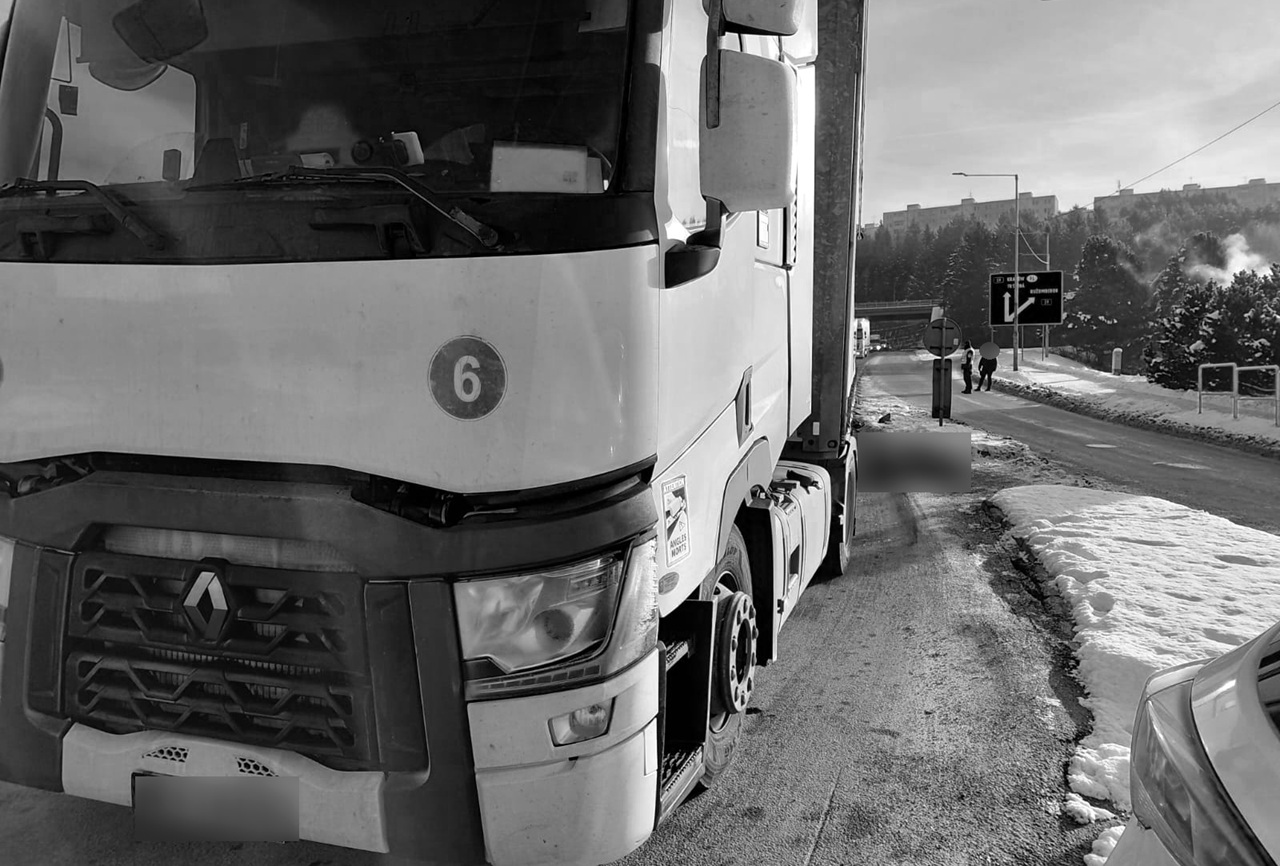 Nákladné vozidlo v Dolnom Kubíne zrazilo chodkyňu