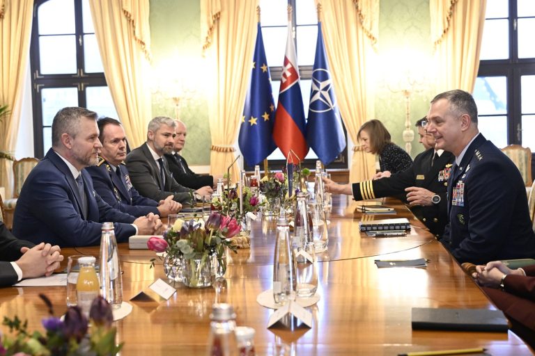 Prezident SR Peter Pellegrini prijal vrchného veliteľa spojeneckých síl v Európe Alexusa G. Grynkewicha