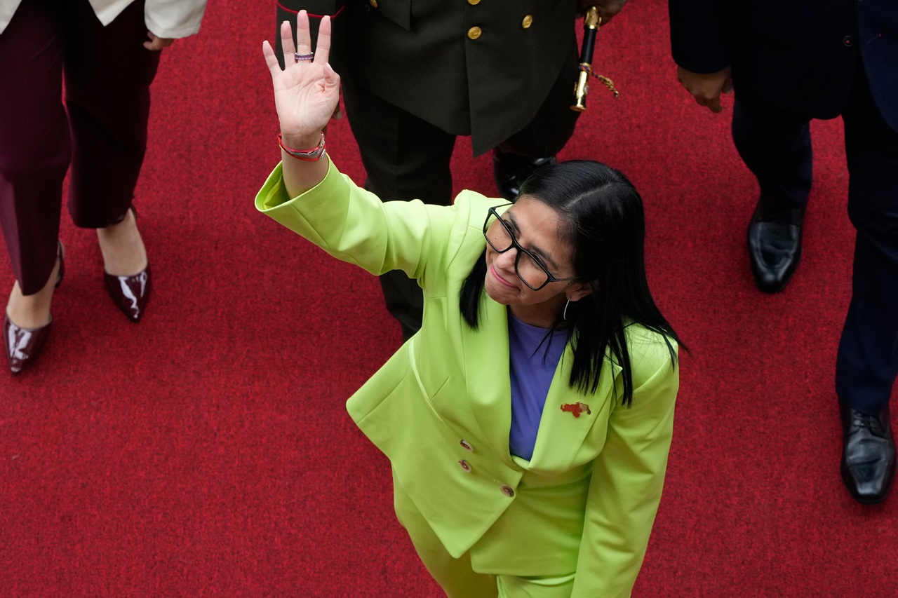 Venezuela: Armáda a polícia prisahali vernosť prezidentke Rodríguezovej