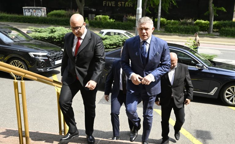 Fico Ráž-jd2026010901