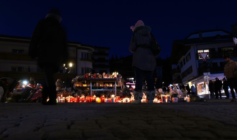 Švajčiarsko požiar-jd2026010509