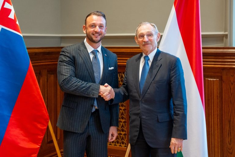 Matúš Šutaj Eštok Sándor Pintér