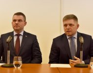 Na archívnej snímke z roku 2014 vľavo Peter Pellegrini, vpravo Robert Fico. / Foto: TASR Lukáš Grinaj