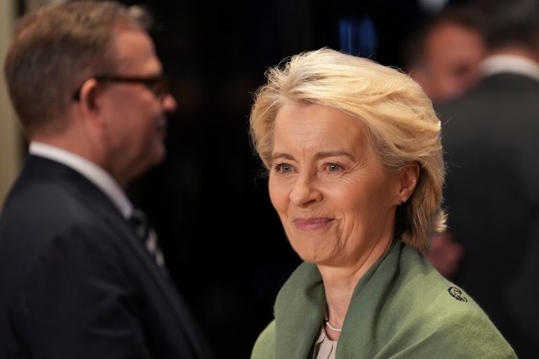 Ursula von der Leyenová 12365