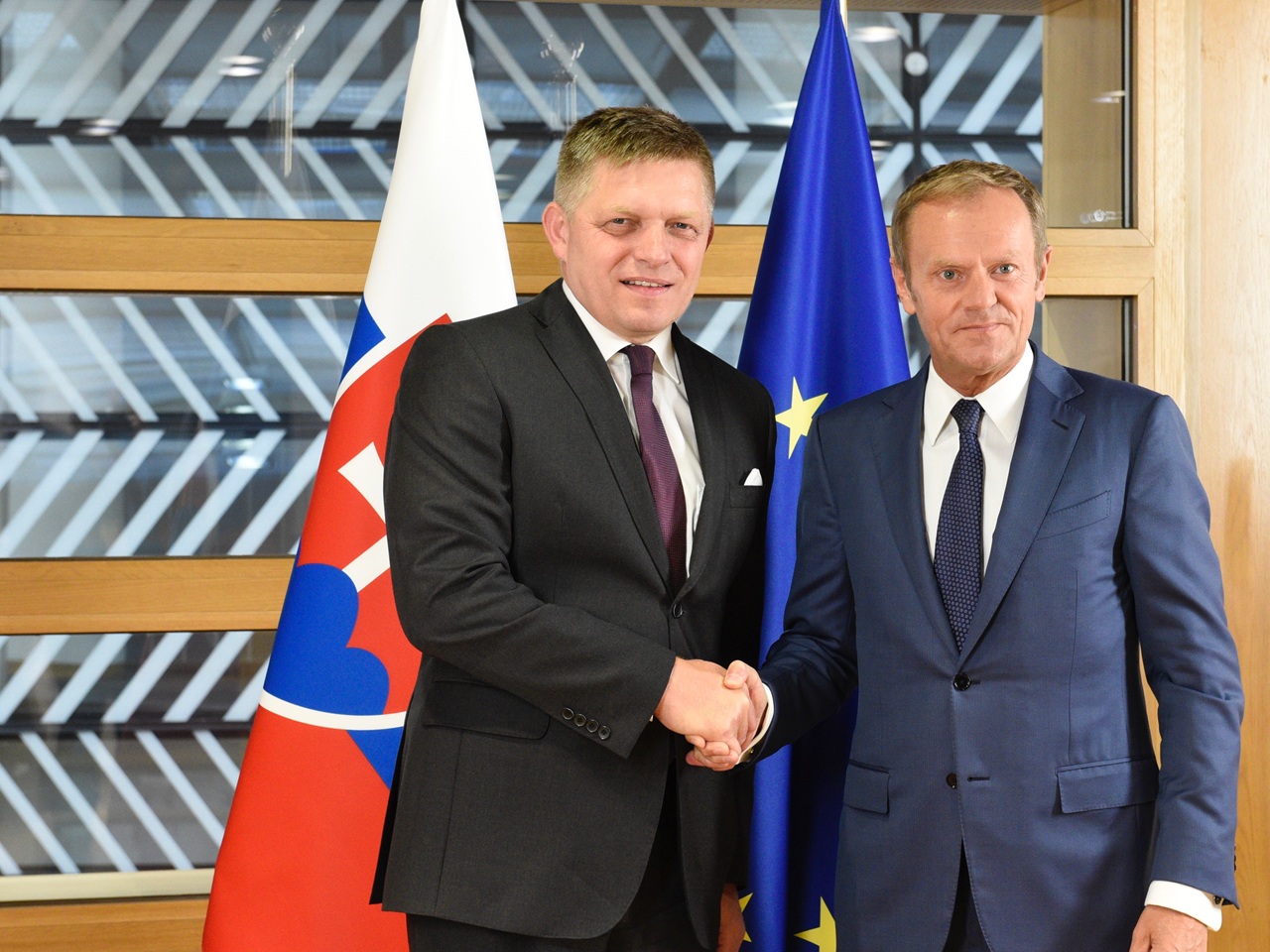 Fico Tusk-jd2026041707