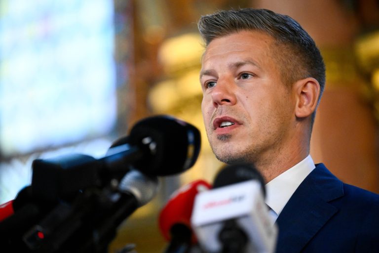 Péter Magyar 35698