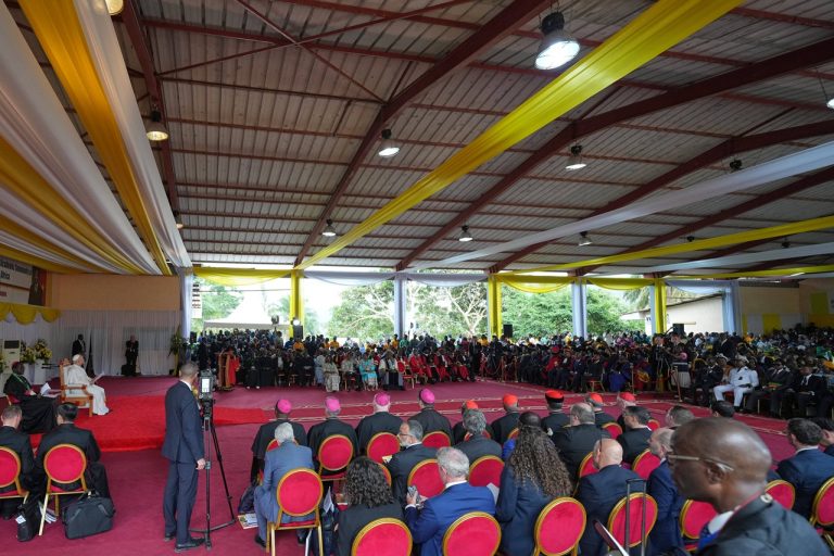 Yaoundé Kamerun pápež-jd2026042016