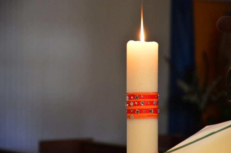 sviečka kostol