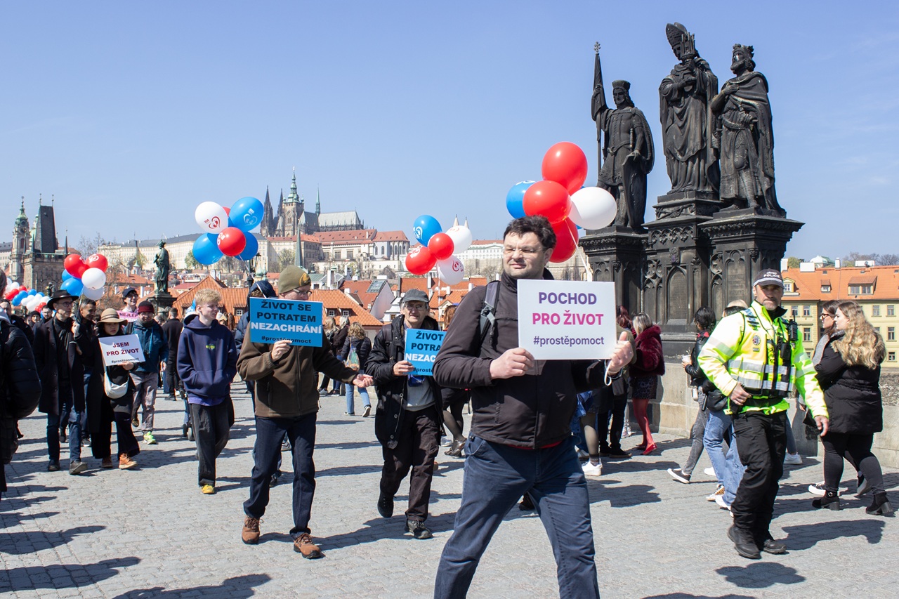 Praha pochod život
