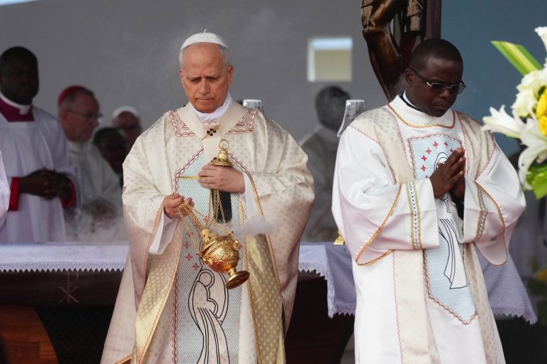 pápež Yaoundé-jd2026042020