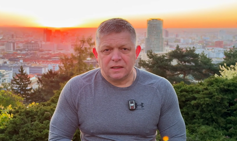 Robert Fico 8563