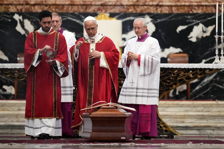 Pápež Lev XIV. kardinál Camillo Ruini
