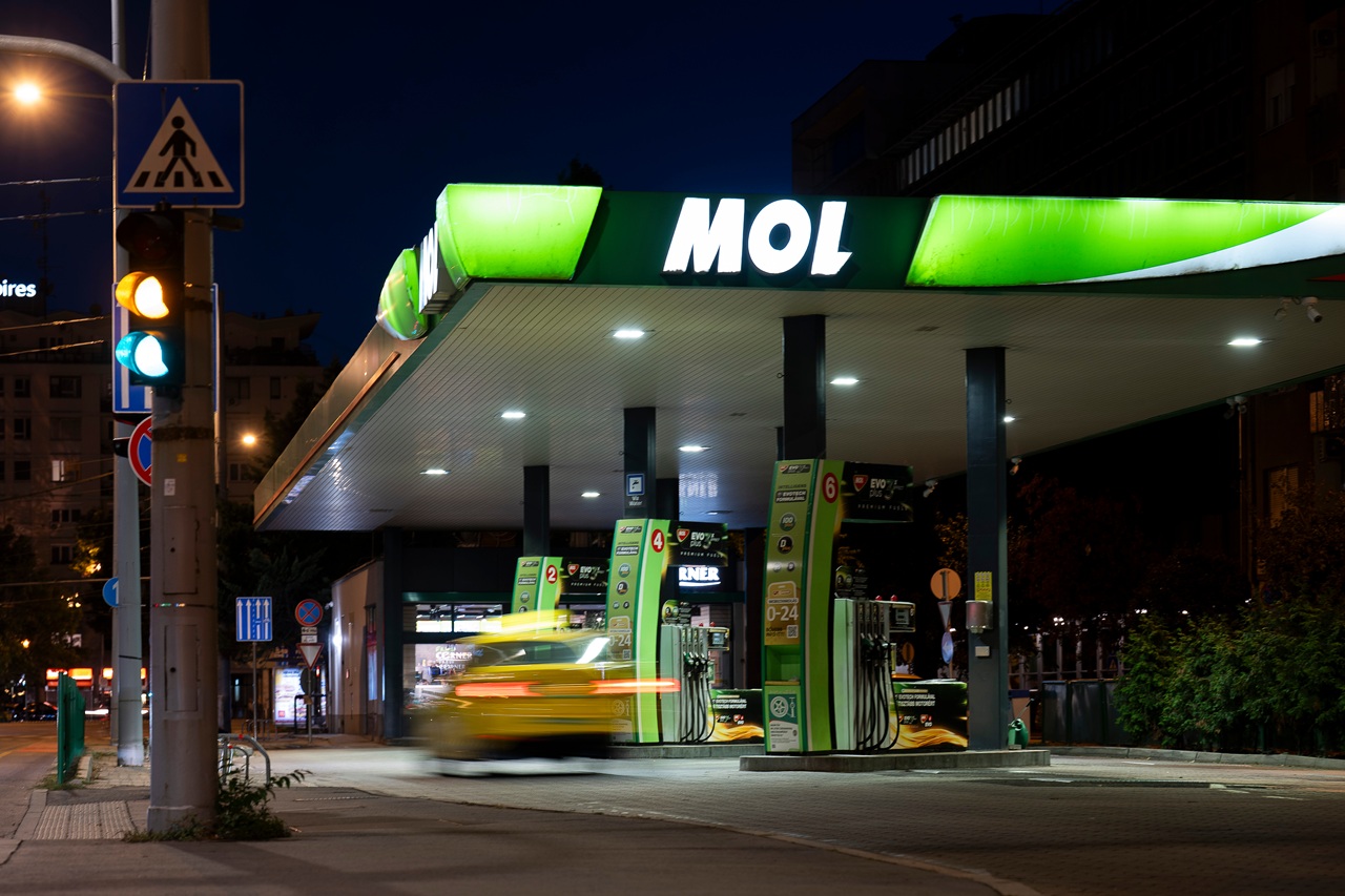 MOL