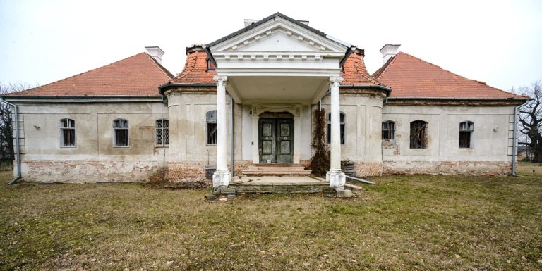 Esterházyovský kaštieľ