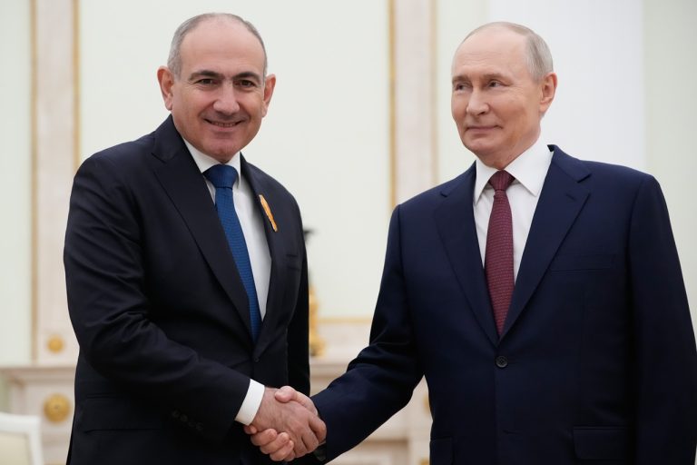 Pašinjan a Putin