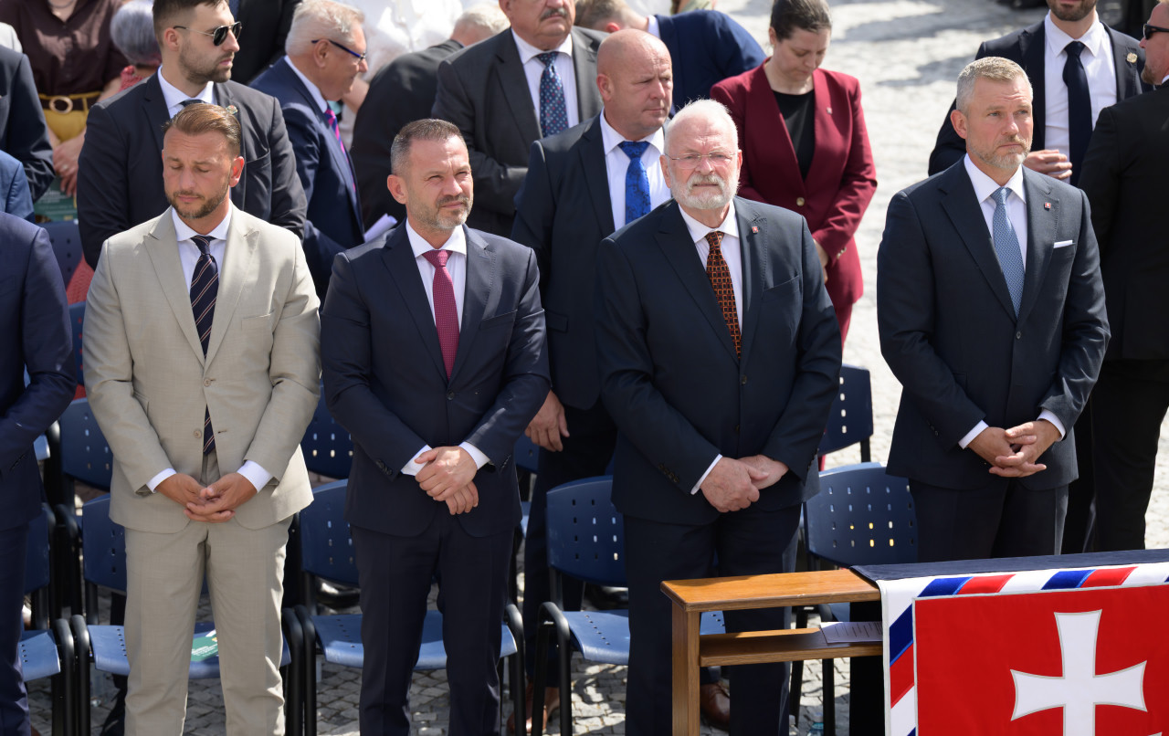 Matúš Šutaj Eštok, Branislav Becík, Ivan Gašparovič, Peter Pellegrini