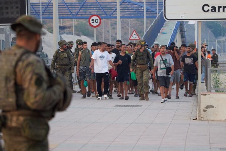 Ceuta migranti