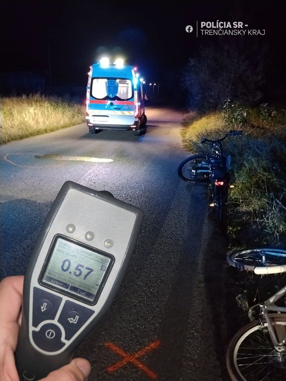 Po zrážke v Púchove skončili cyklisti v nemocnici