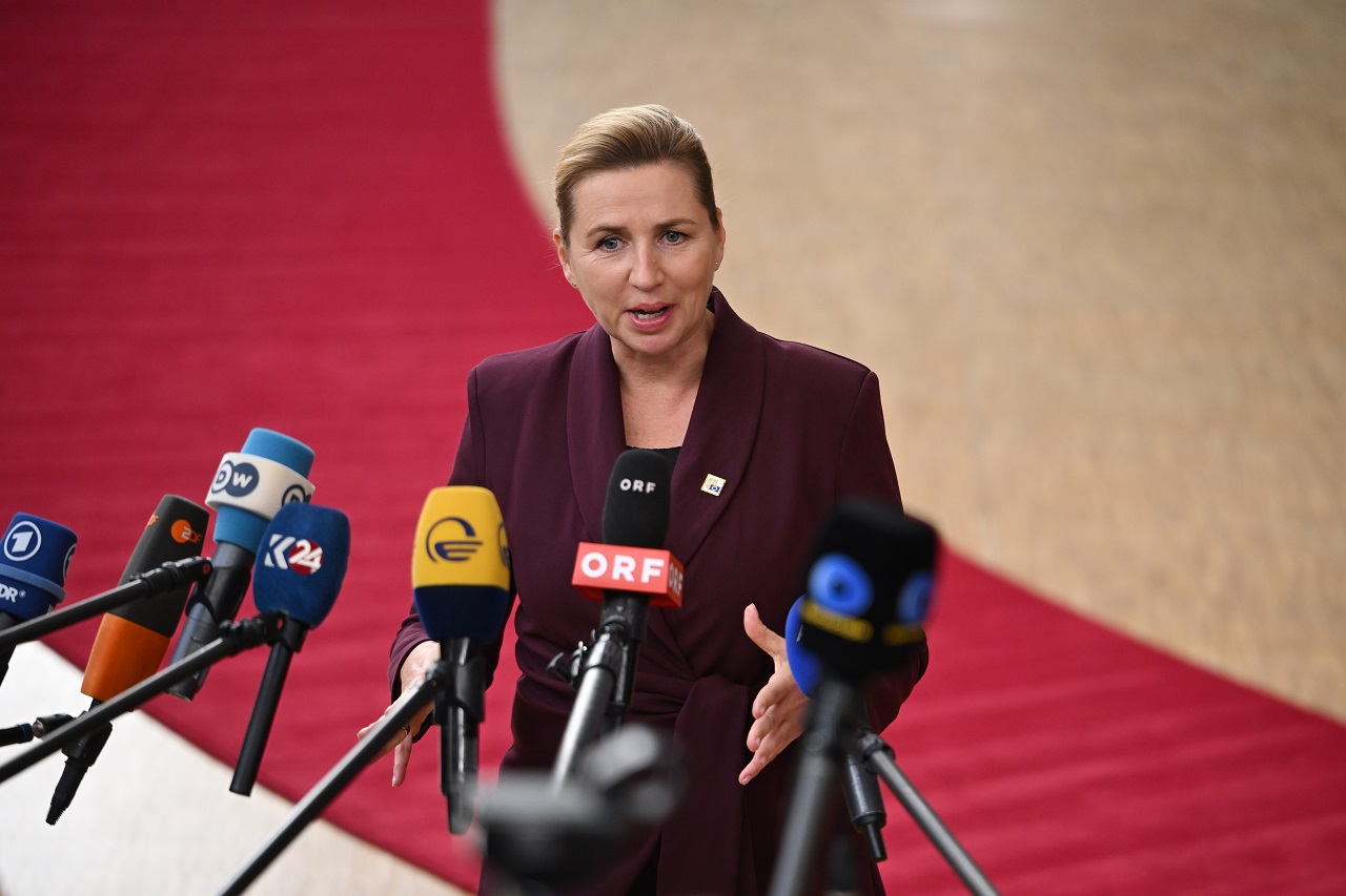 Frederiksenová